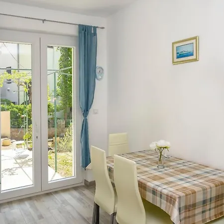 Dragica Apartment Primosten